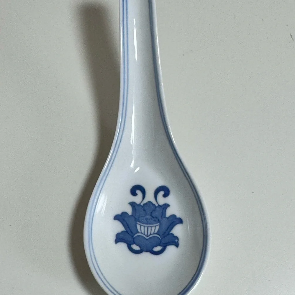 Vintage Blue and White Ceramic Chinese Soup Spoon Lotus Flower Porcelain Ramen